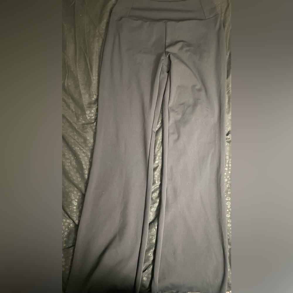 Black workout pants size Large